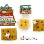 Stretchy Cheese Block With 2 Mice